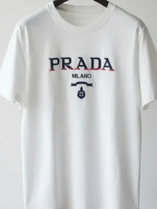 Gildan Other - Italian Fashion Capital Graphic Tee - Milano Heritage White T-shirt